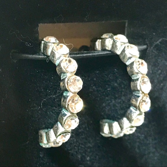 Jewelry - Vintage Shiny Hoop Earrings